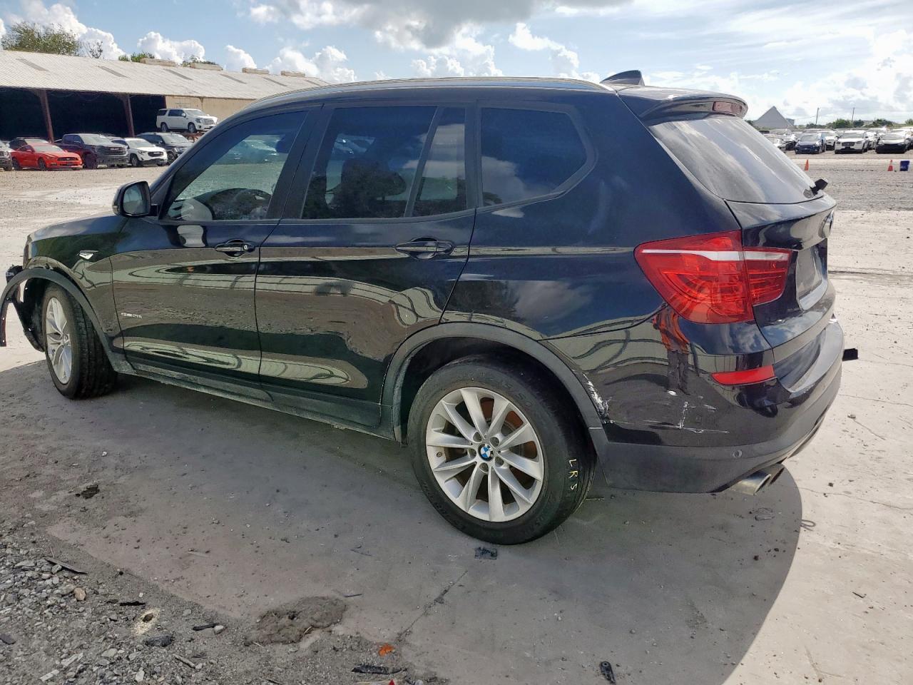 2017 BMW X3 Sdrive28I - Фото 2