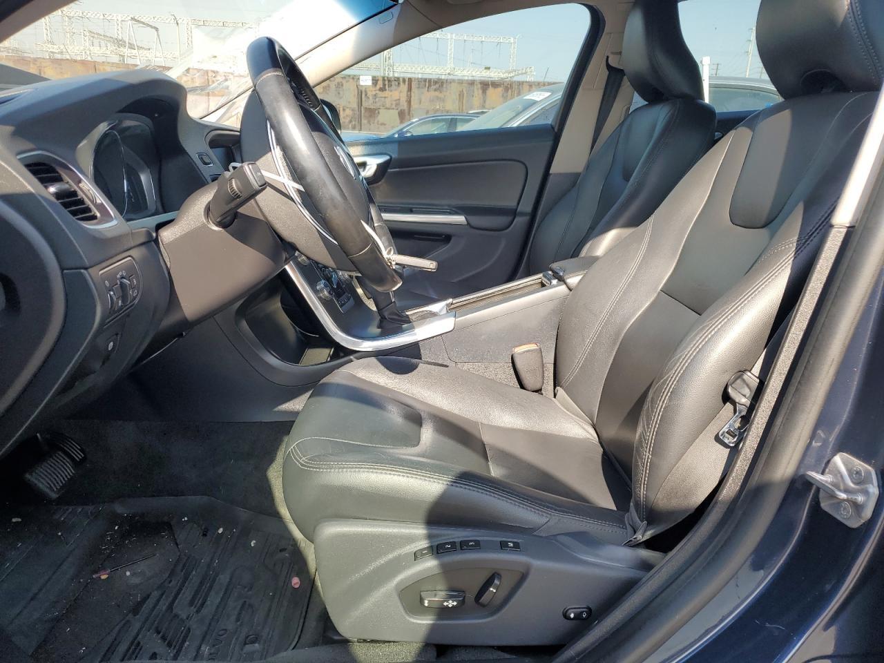 2015 Volvo V60 Premier - Image 7