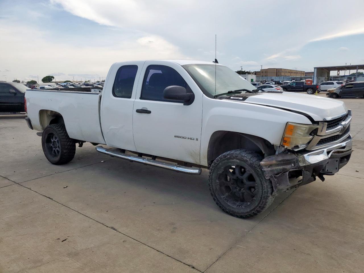 2008 Chevrolet Silverado C2500 Heavy Duty - Image 4
