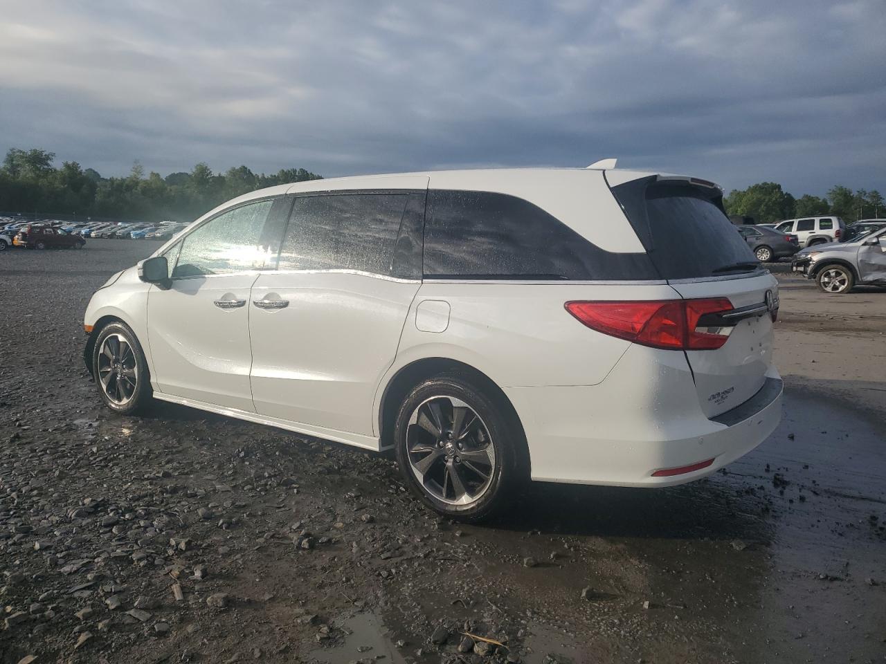 2023 Honda Odyssey Elite - Image 2