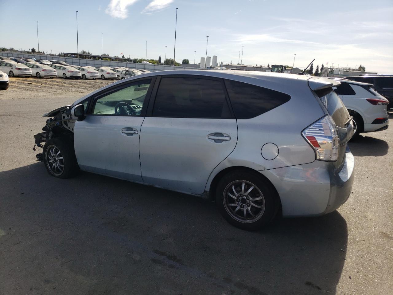 2012 Toyota Prius V - Фото 2