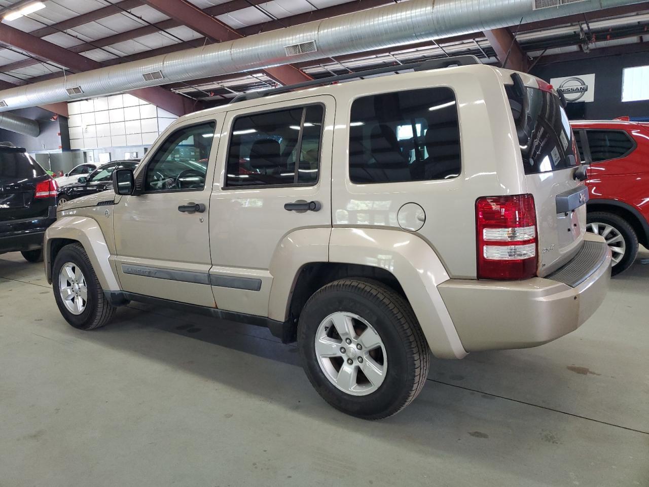 2011 Jeep Liberty Sport - Фото 2