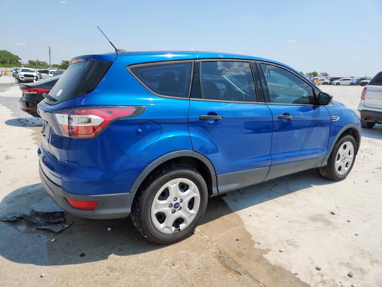 2017 Ford Escape S - Фото 3
