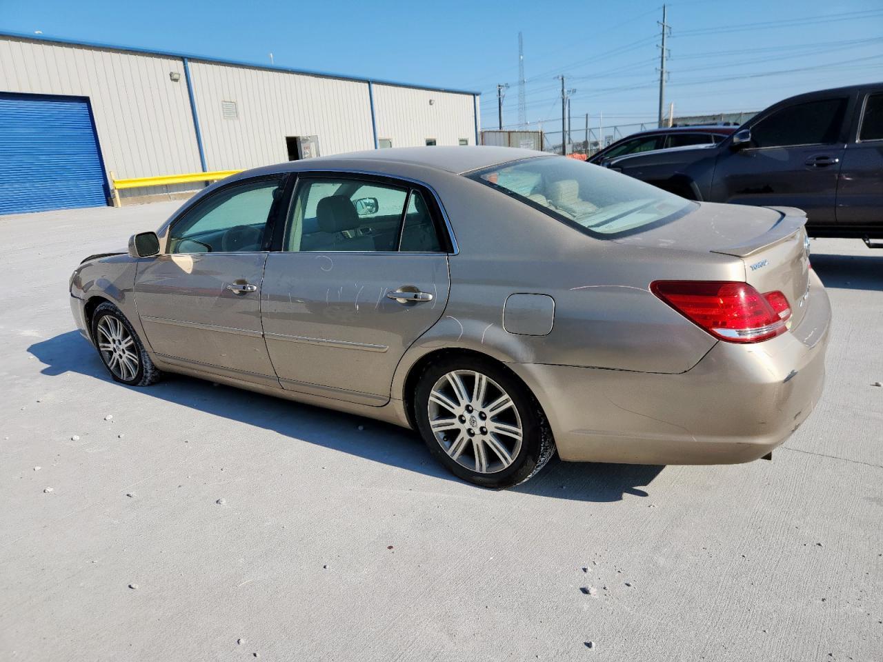 2007 Toyota Avalon Xl - Image 2