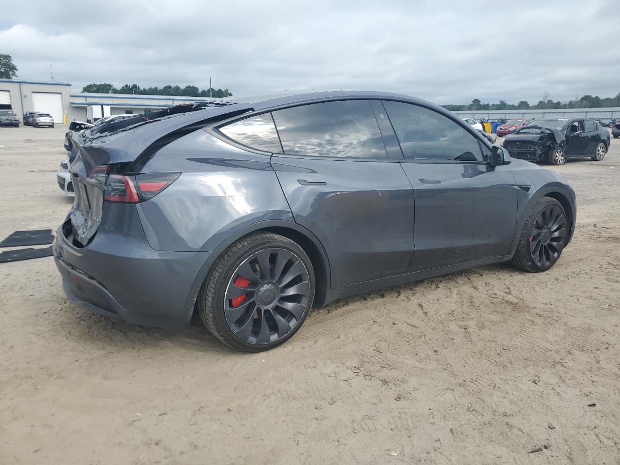 2023 Tesla Model Y - Фото 3