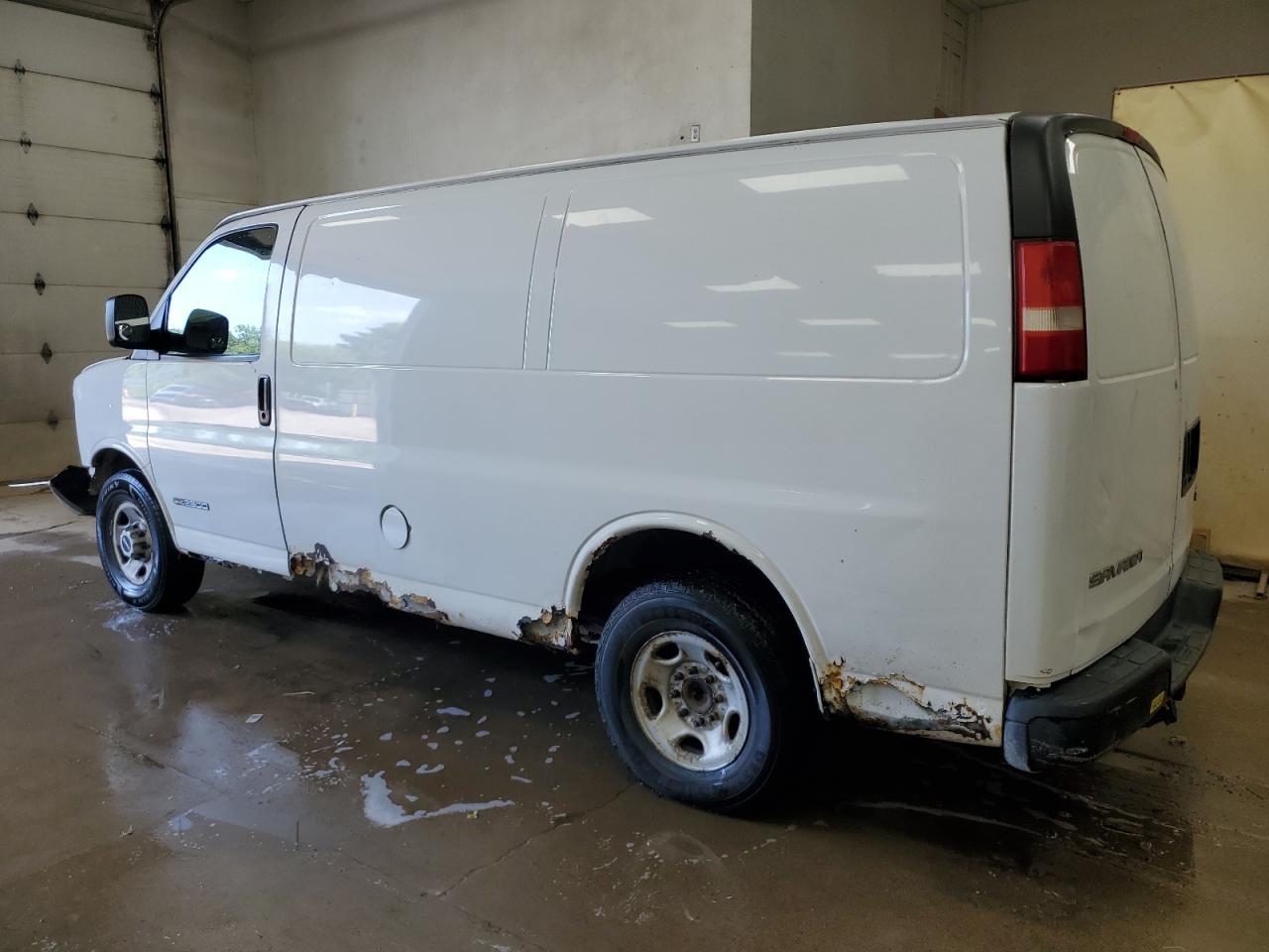 2006 GMC Savana G2500 - Image 2