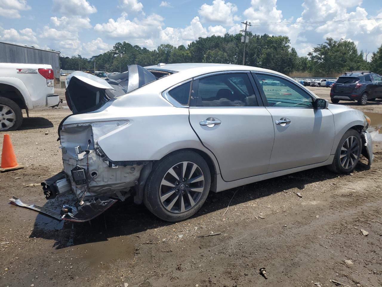 2017 Nissan Altima 2.5 - Фото 3