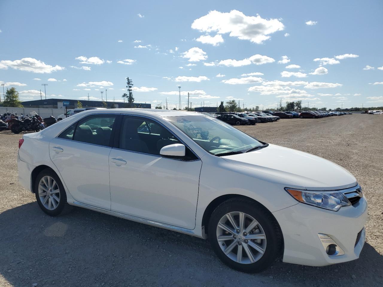 2014 Toyota Camry L - Image 4