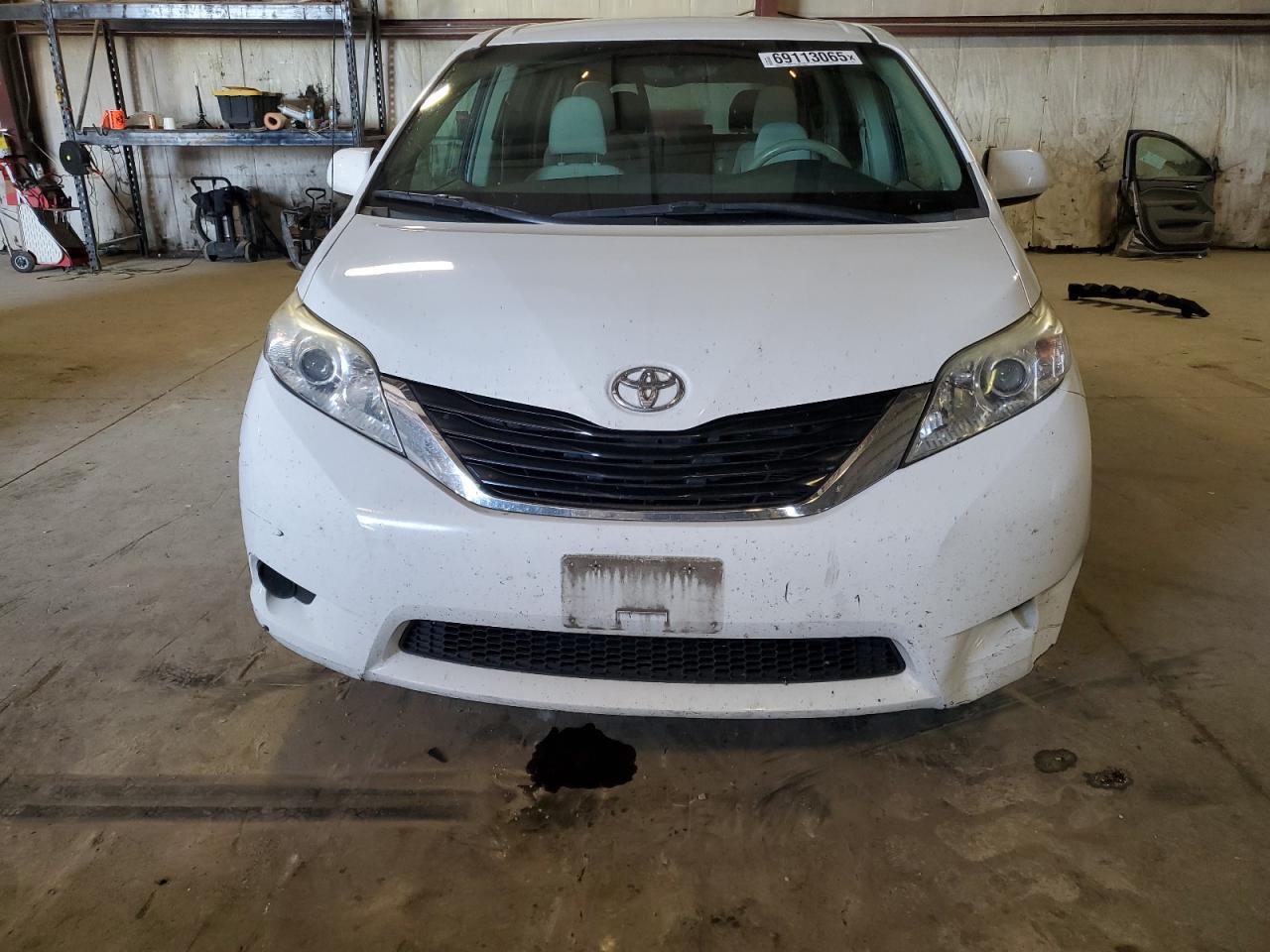 2012 Toyota Sienna Base - Image 5