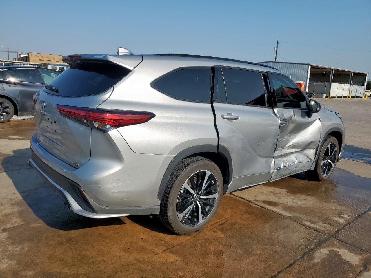 2021 Toyota Highlander Xse - Image 3