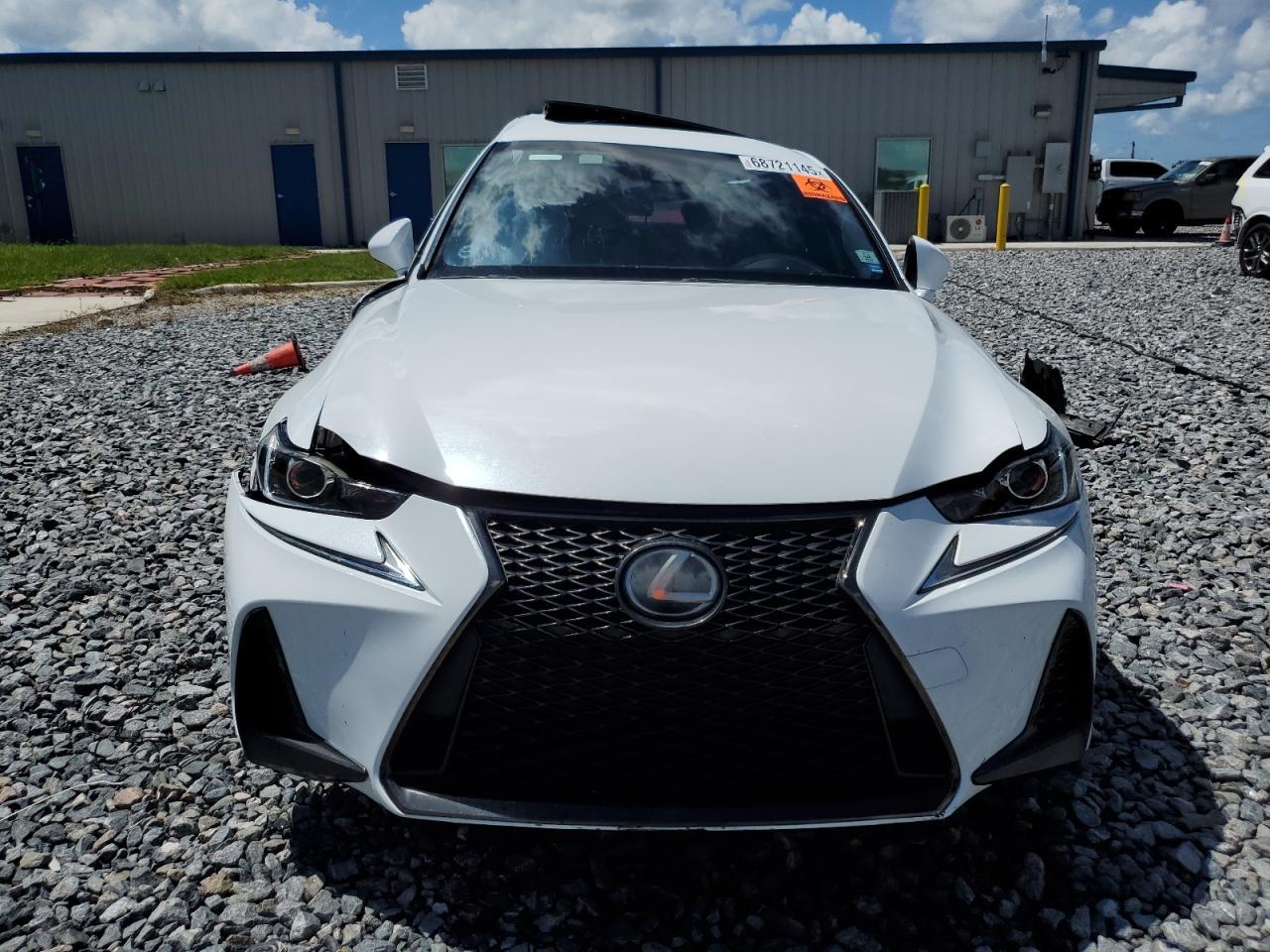 2018 Lexus Is 350 - Image 5