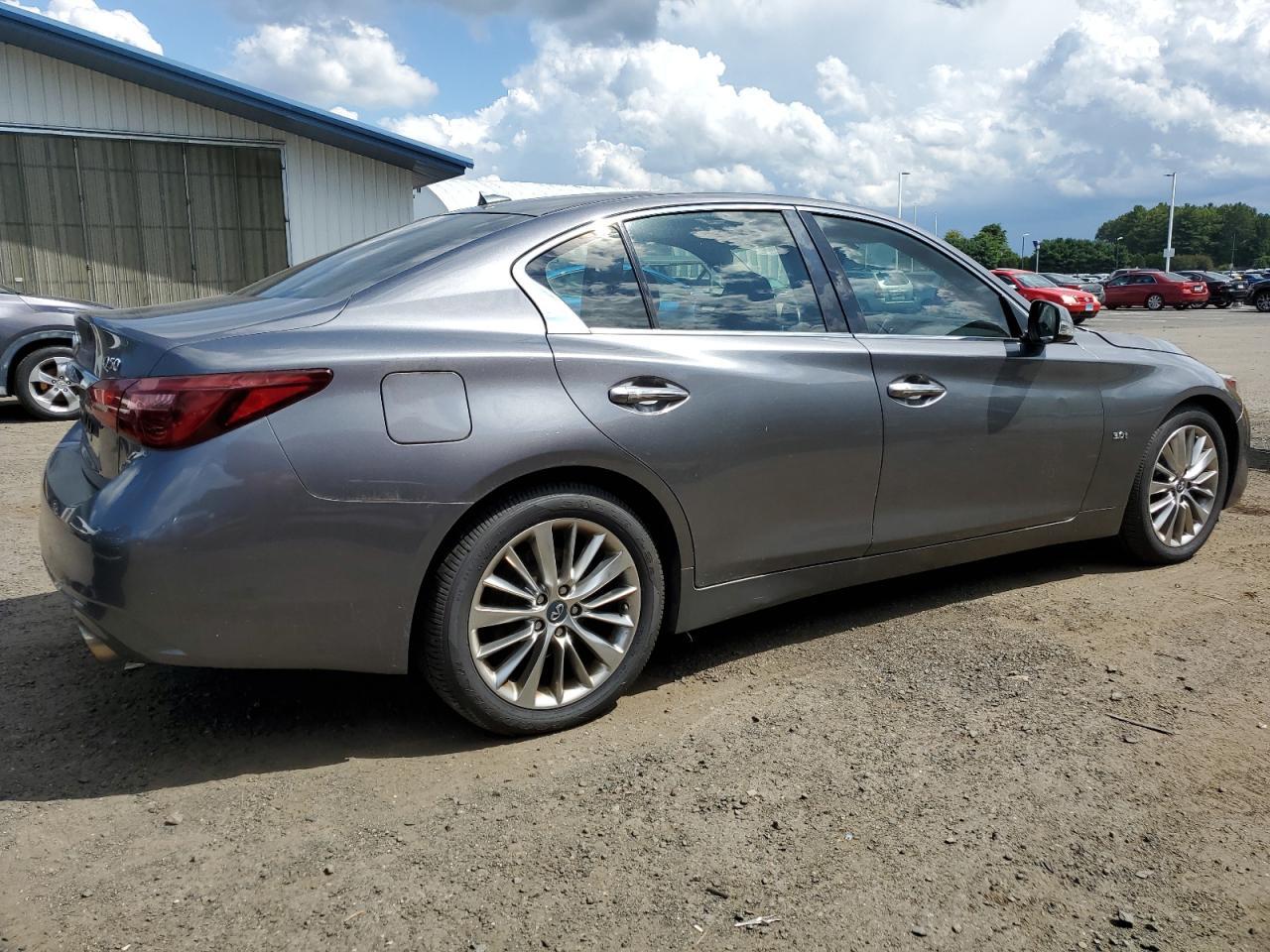 2018 Infiniti Q50 Luxe - Image 3