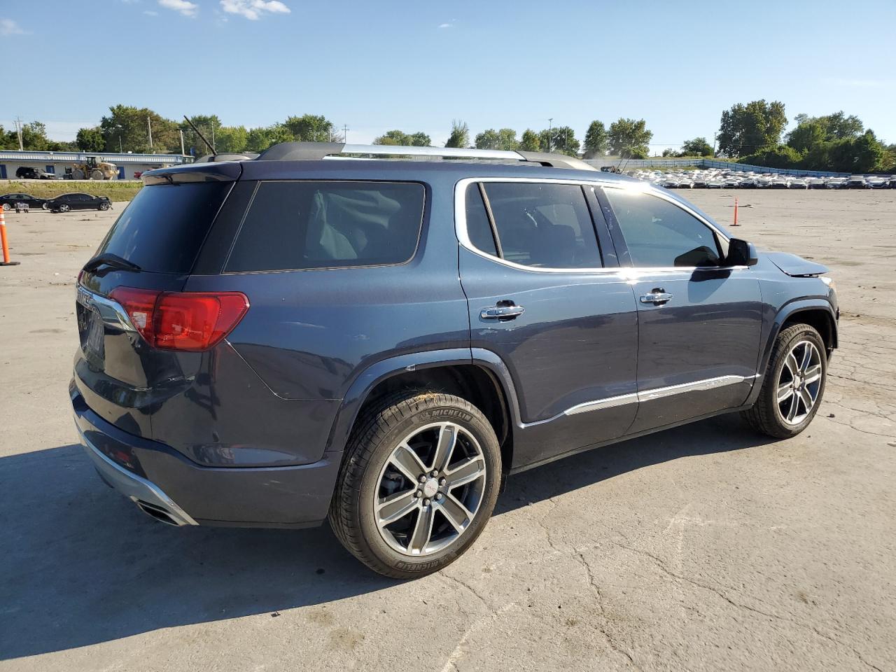 2019 GMC Acadia Denali - Фото 3
