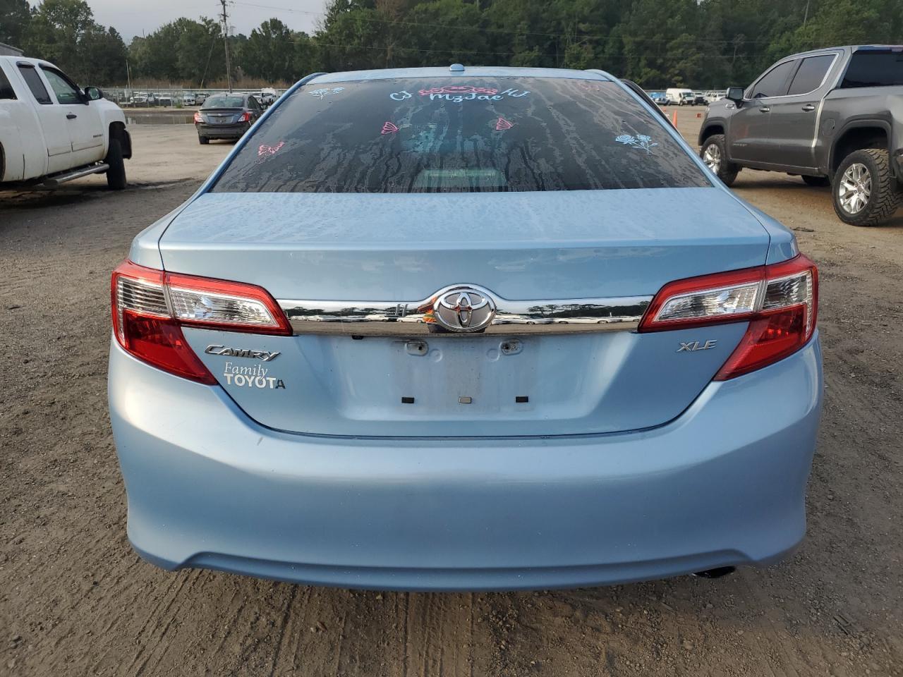 2013 Toyota Camry L - Фото 6