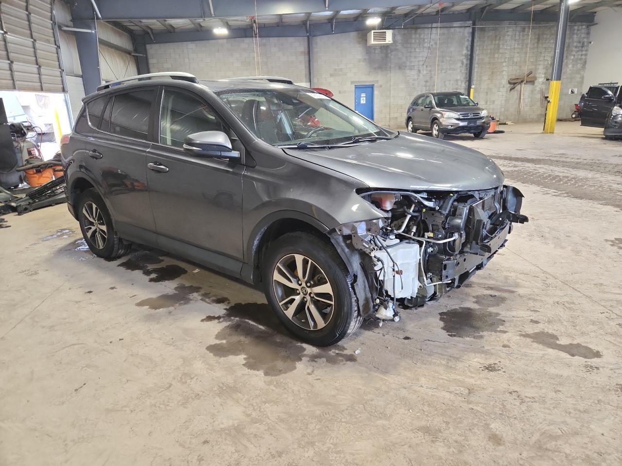 2017 Toyota Rav4 Xle - Фото 4