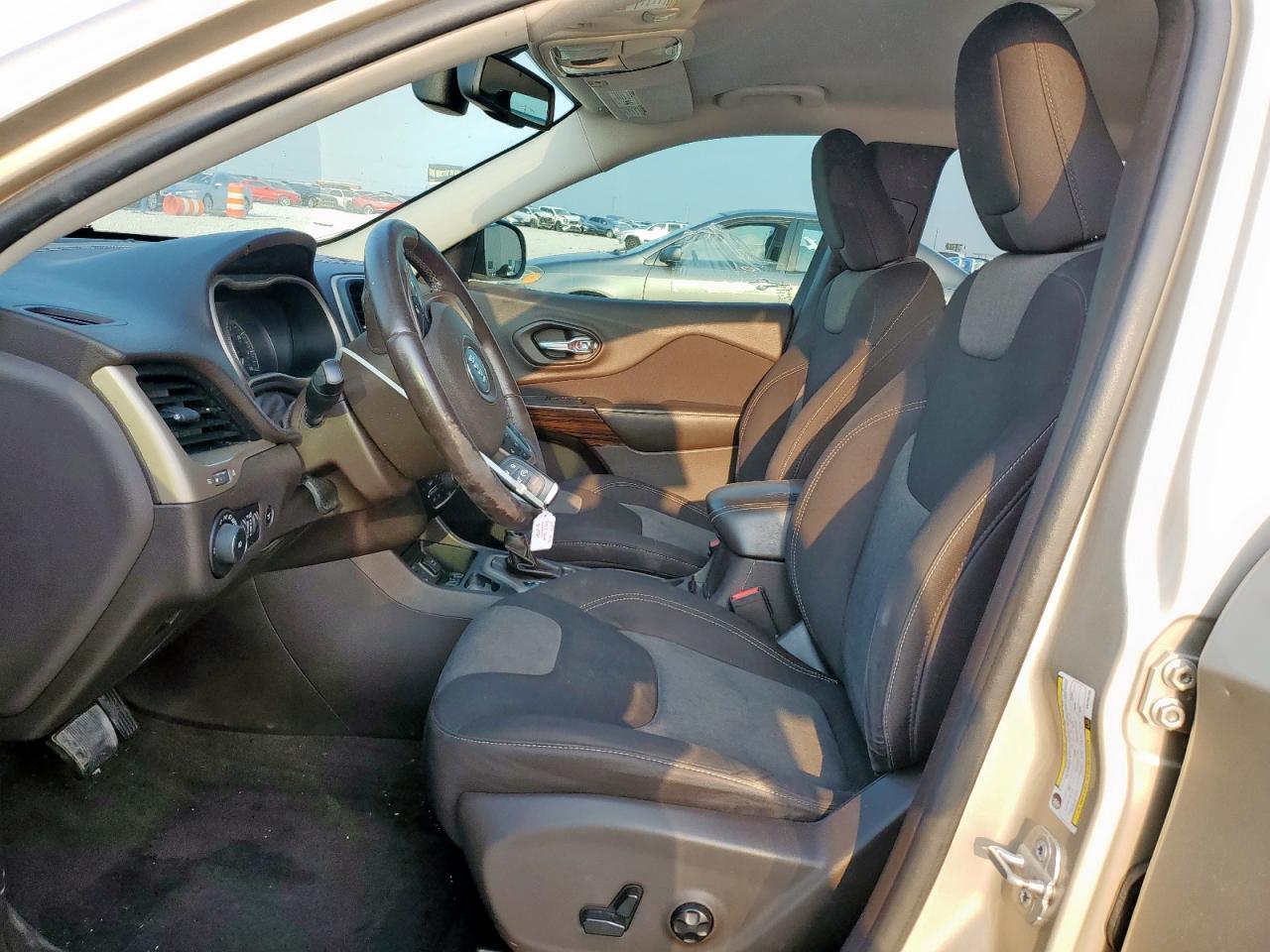 2014 Jeep Cherokee Latitude - Image 7