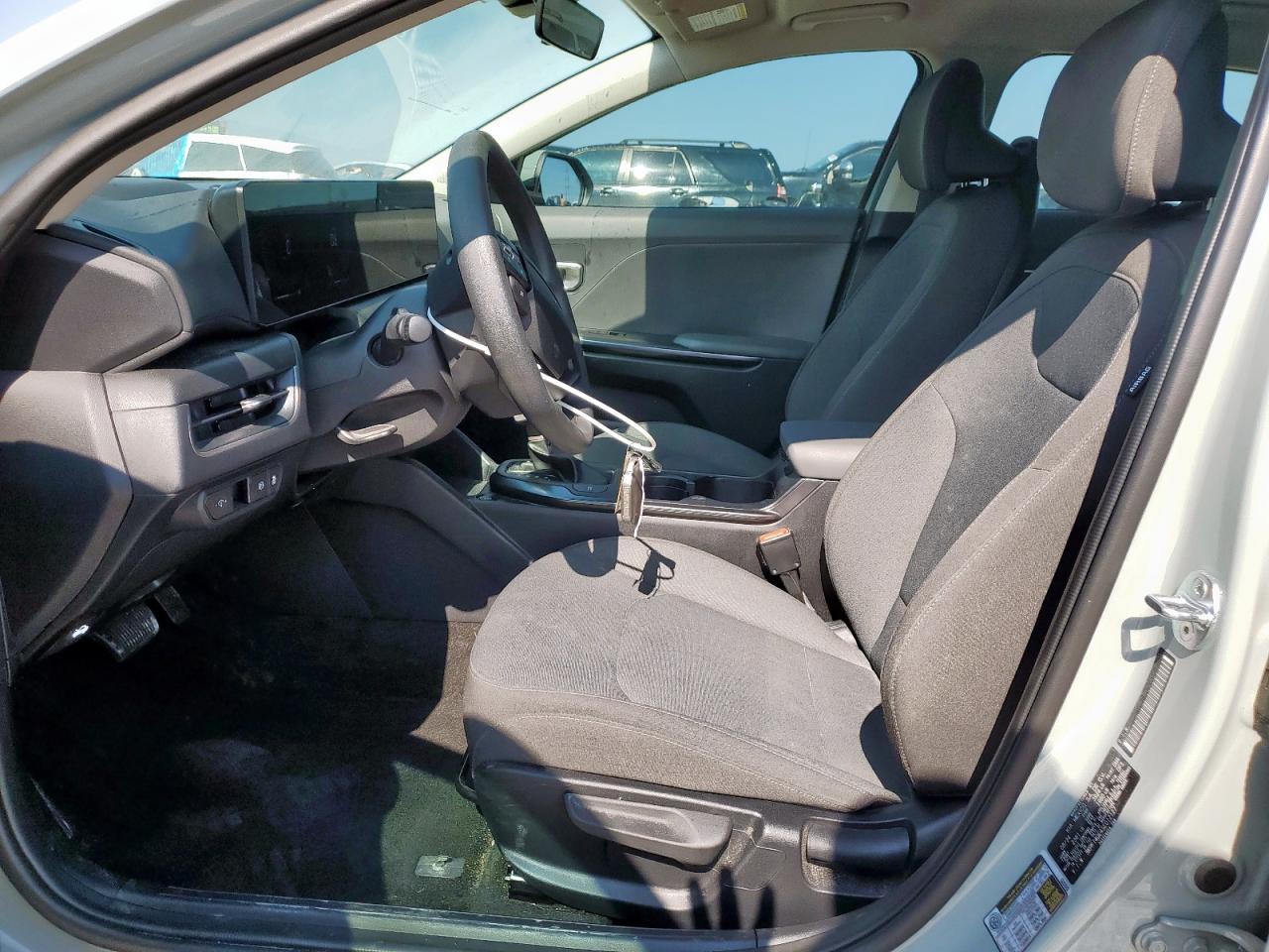 2025 Kia K4 Lx - Image 7