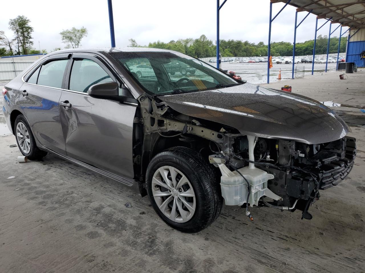 2017 Toyota Camry Le - Фото 4