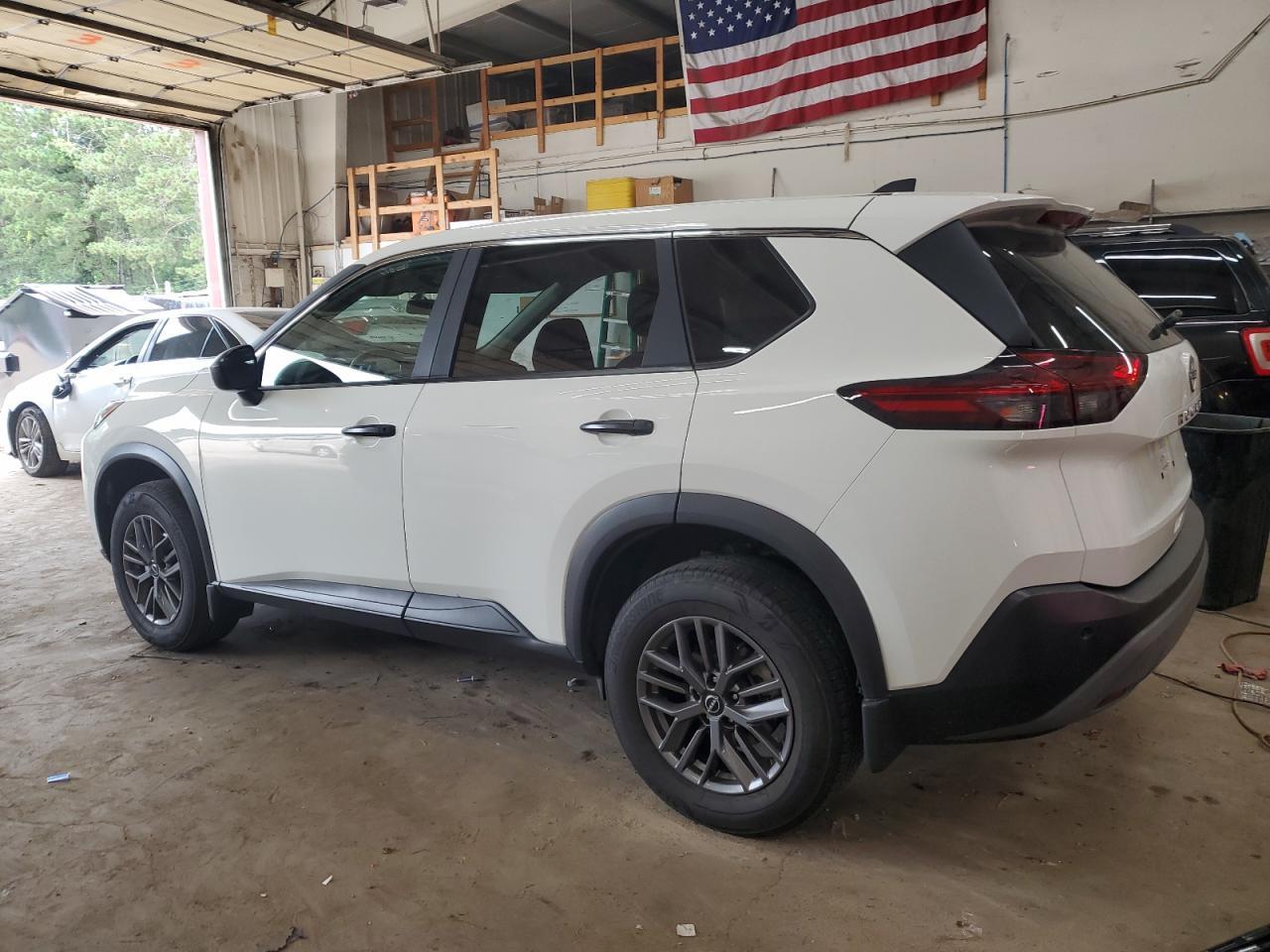 2023 Nissan Rogue S - Image 2