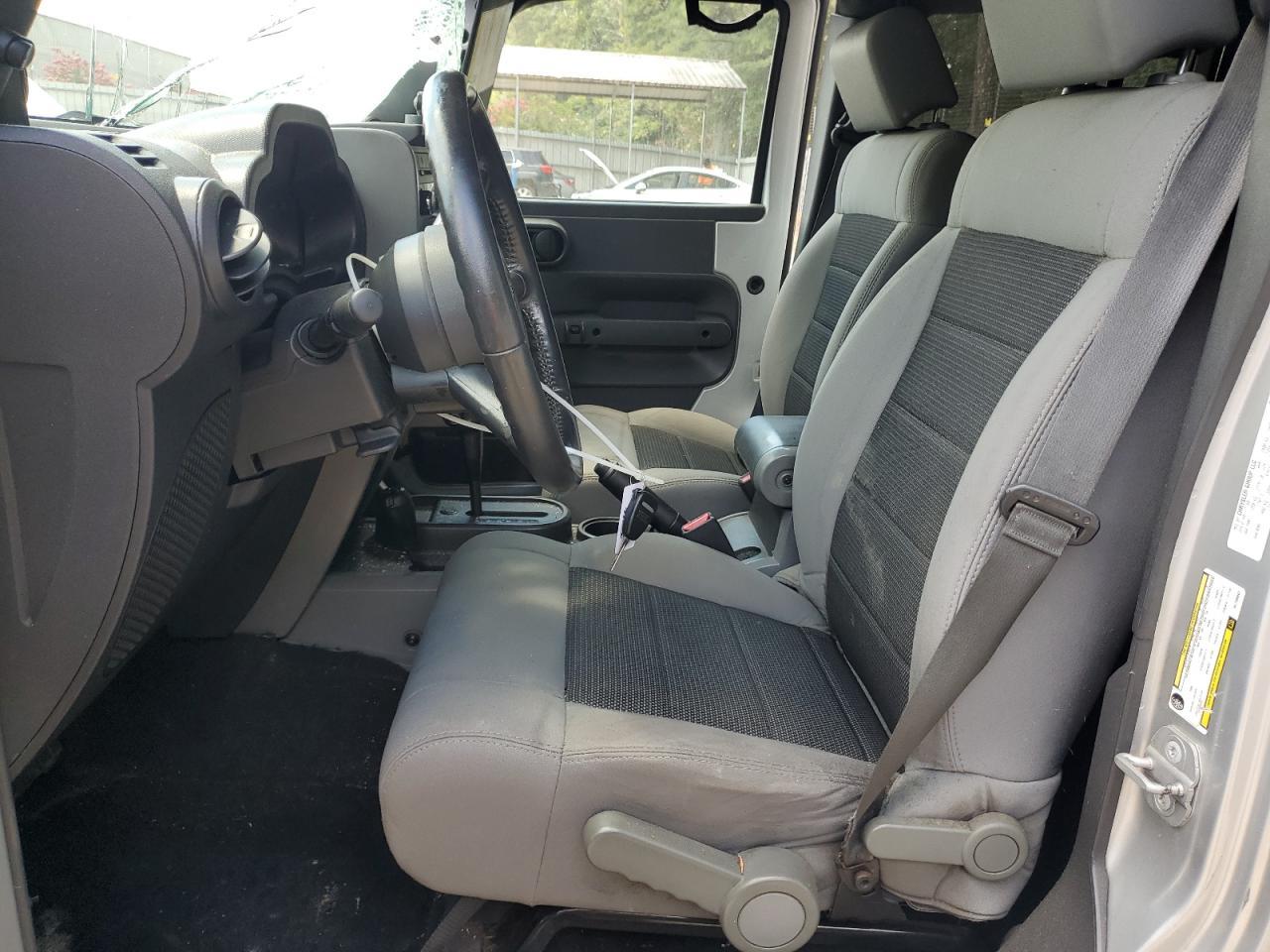 2009 Jeep Wrangler Unlimited X - Image 7