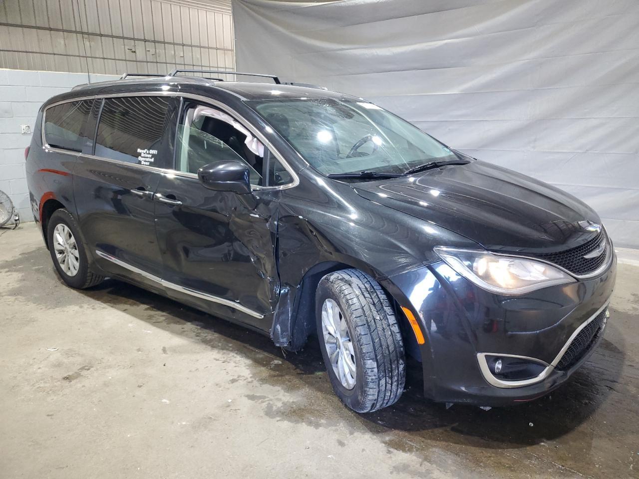 2020 Chrysler Pacifica Touring L - Image 4