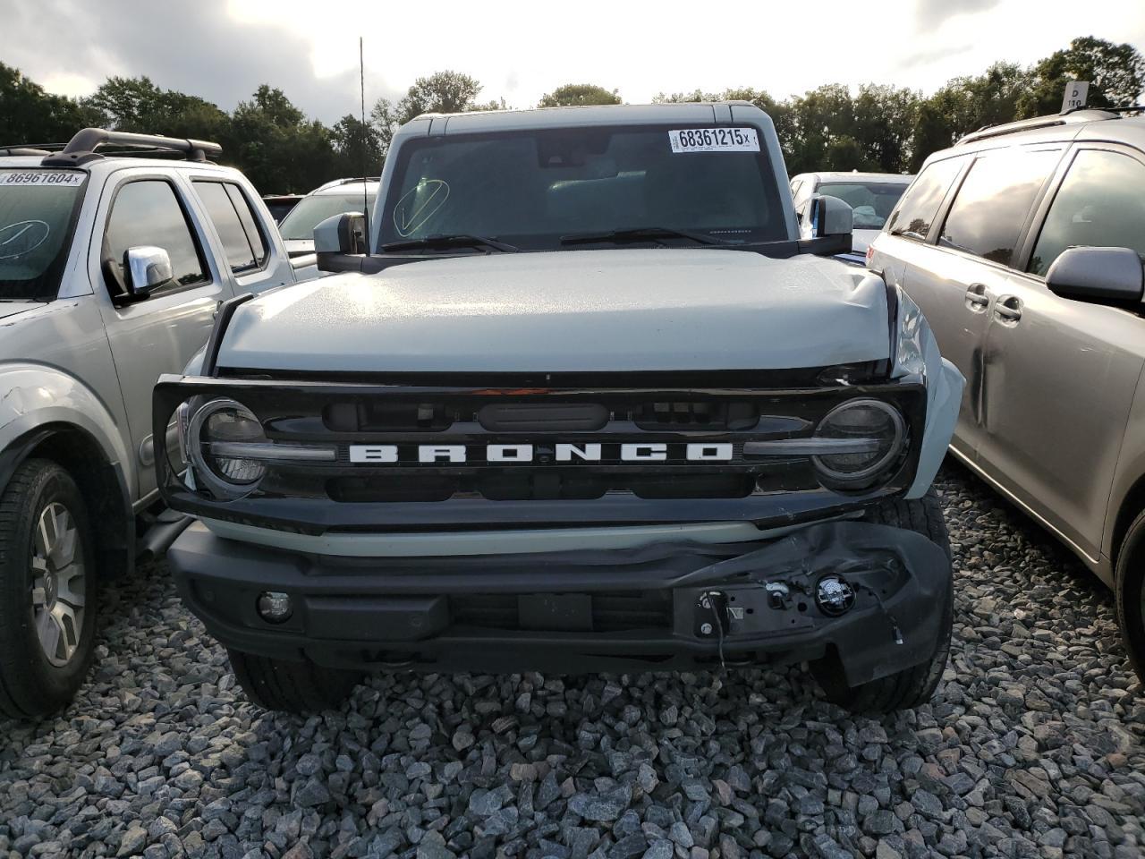 2023 Ford Bronco Base - Image 5
