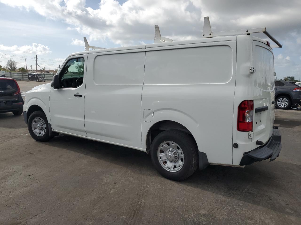 2017 Nissan Nv 1500 S - Фото 2