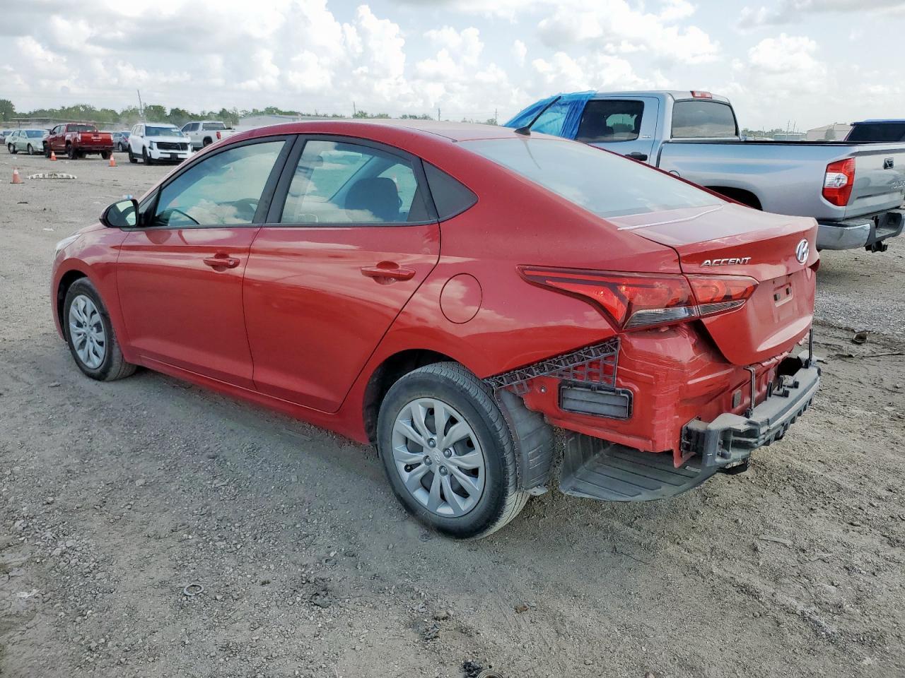 2022 Hyundai Accent Se - Фото 2