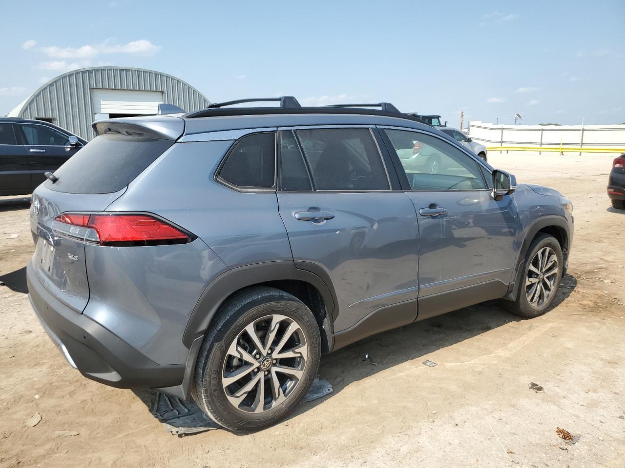 2023 Toyota Corolla Cross Xle - Фото 3