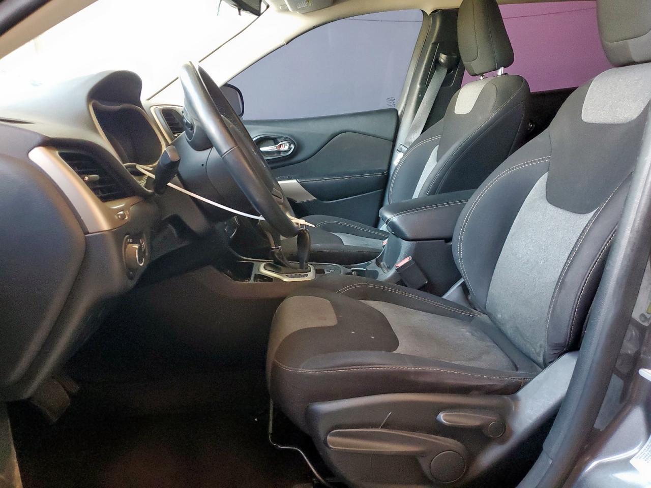 2017 Jeep Cherokee Sport - Image 7