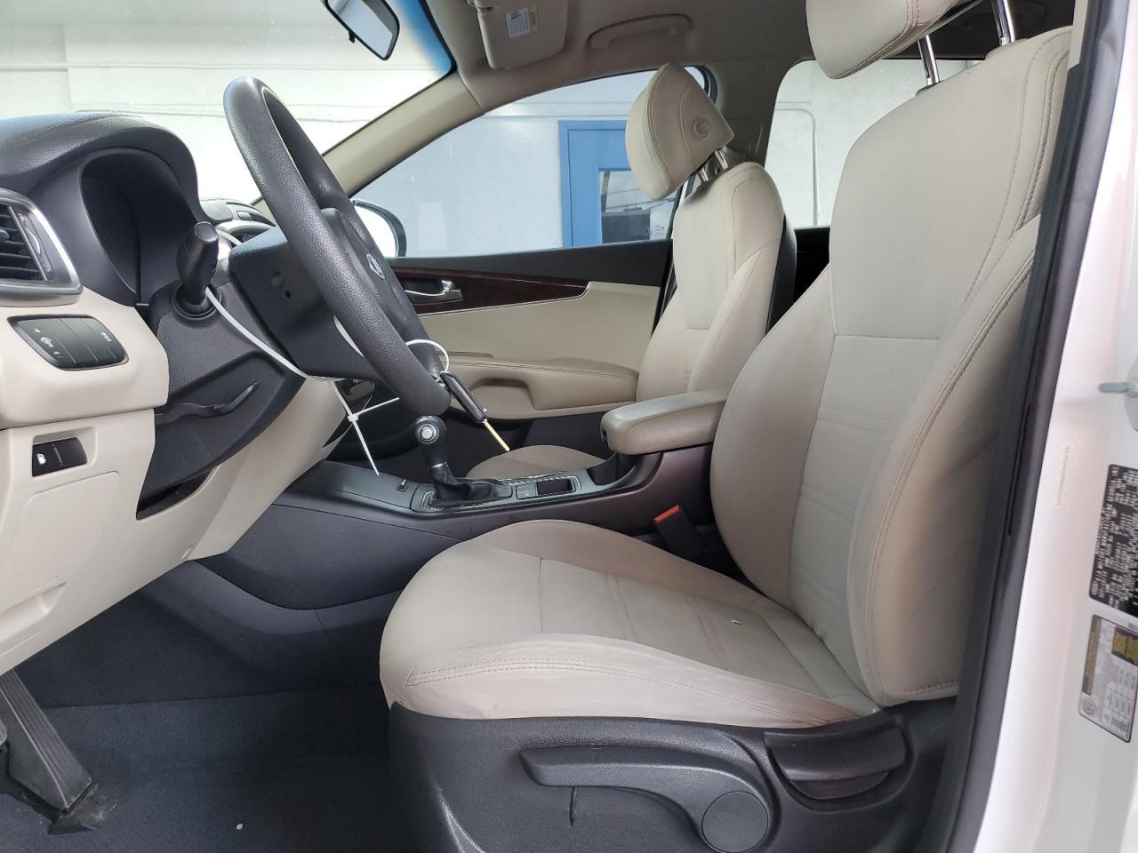 2017 Kia Sorento Lx - Image 7
