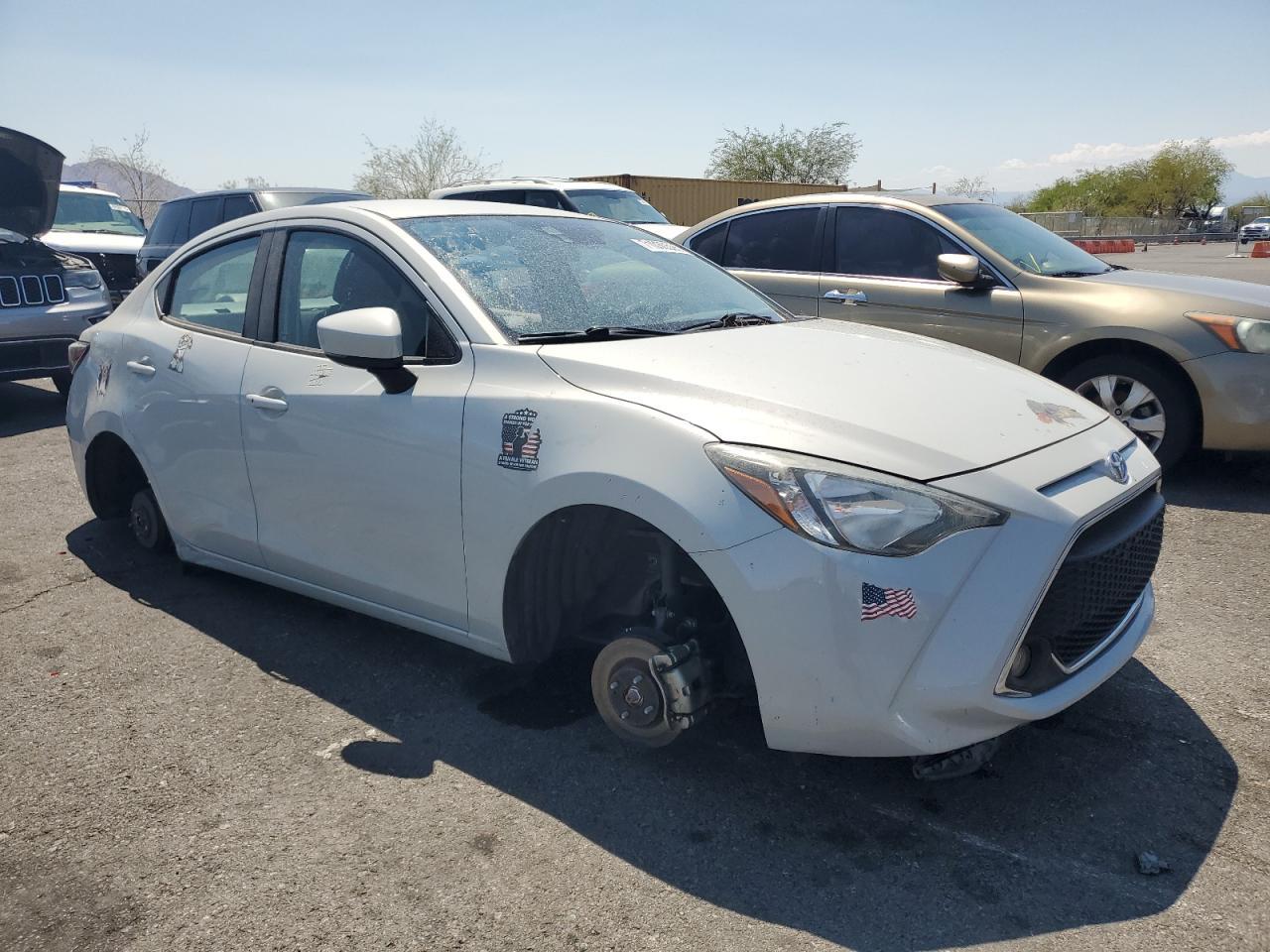 2020 Toyota Yaris L - Фото 4