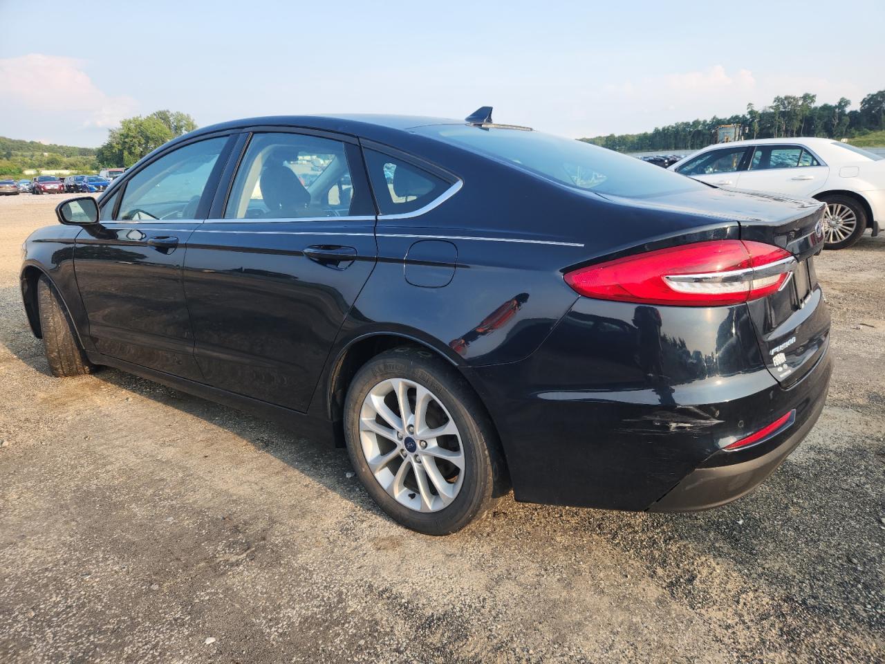 2020 Ford Fusion Se - Фото 2