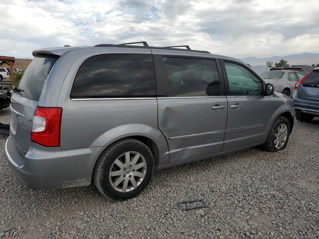 2016 Chrysler Town & Country Touring - Фото 3