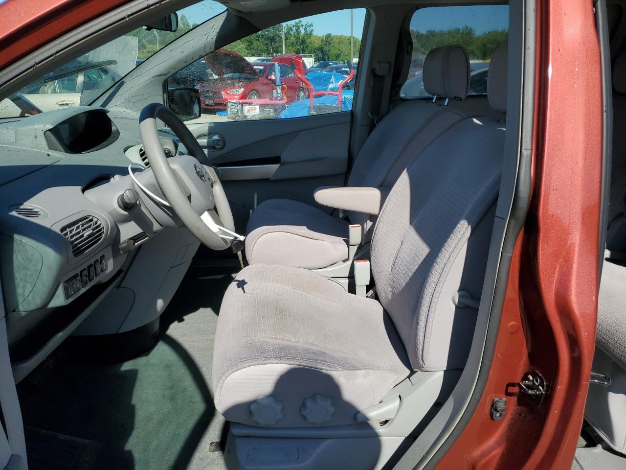 2005 Nissan Quest S - Фото 7