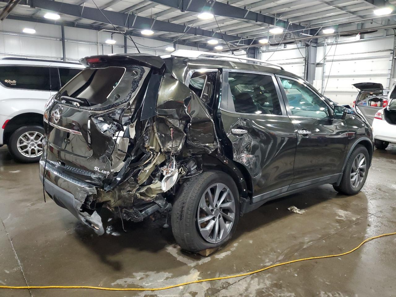 2016 Nissan Rogue S - Фото 3