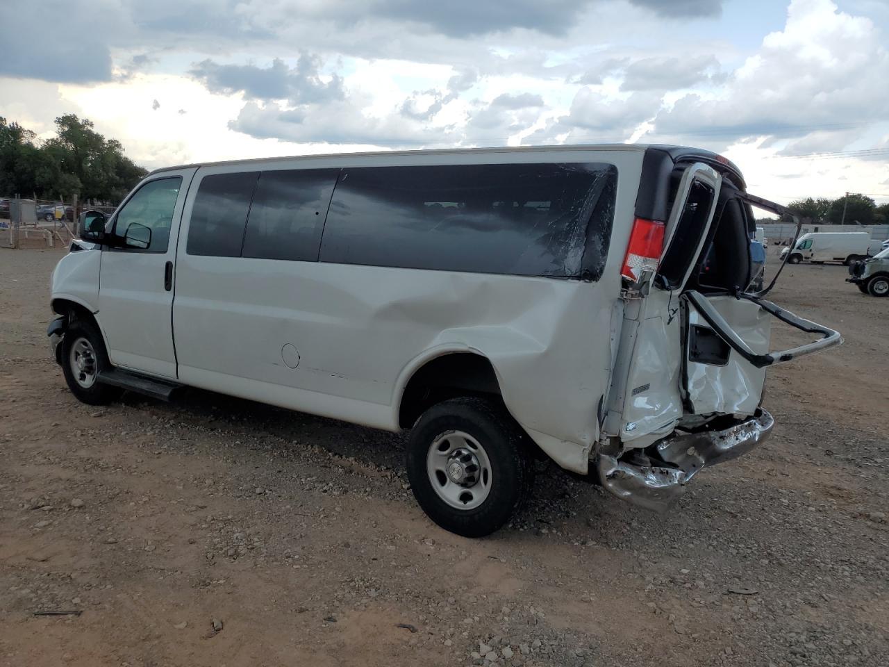 2020 Chevrolet Express G3500 Lt - Фото 2