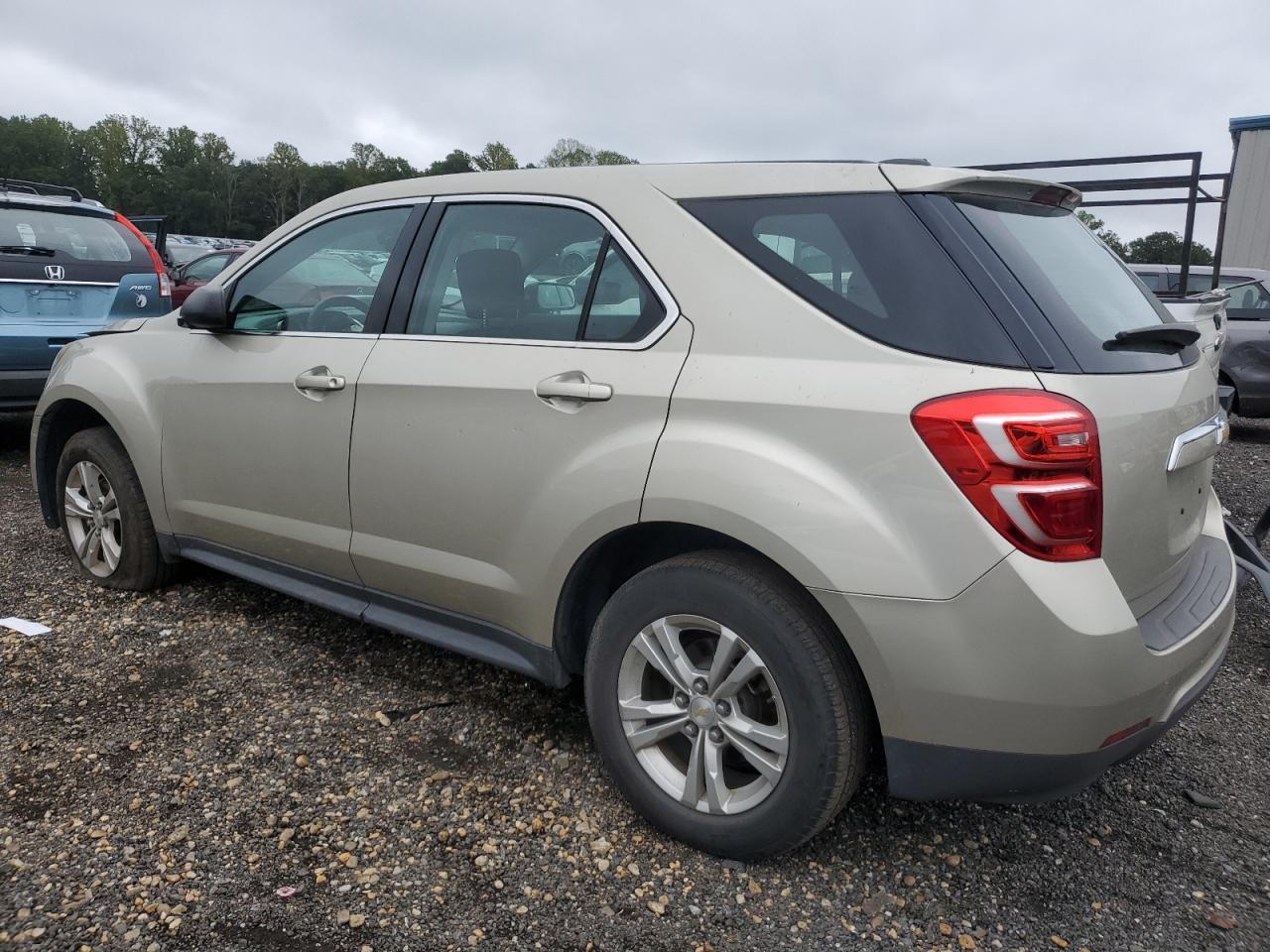 2016 Chevrolet Equinox Ls - Фото 2