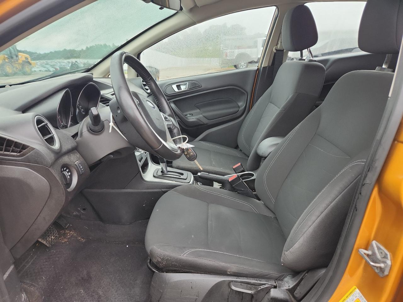 2016 Ford Fiesta Se - Фото 7