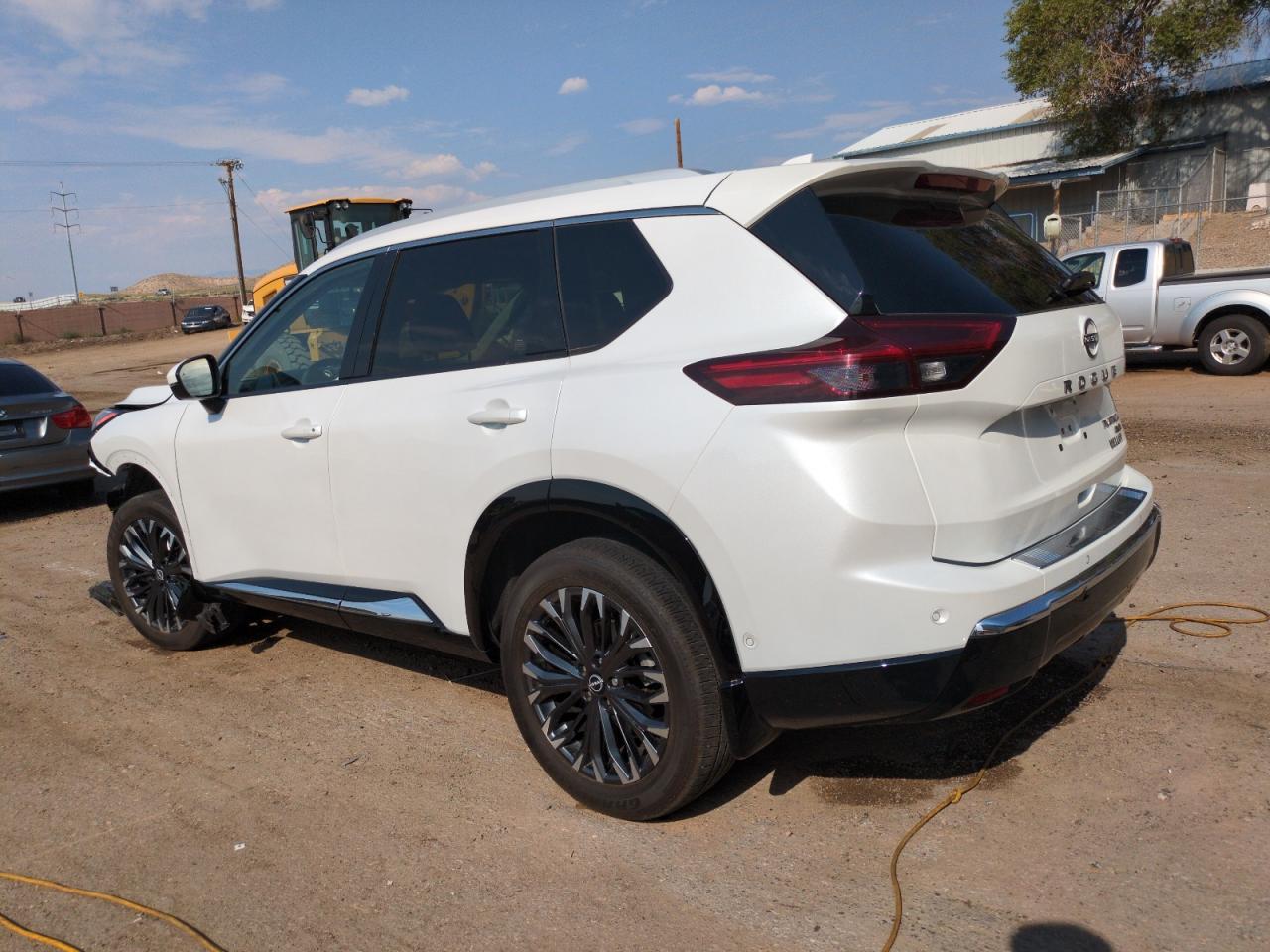2024 Nissan Rogue Platinum - Фото 2