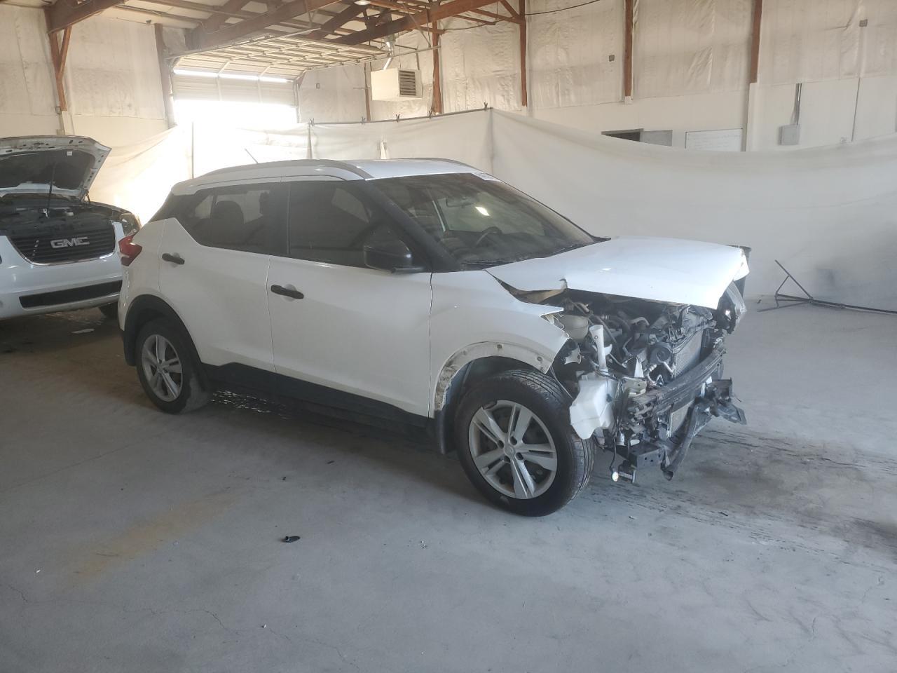 2018 Nissan Kicks S - Image 4
