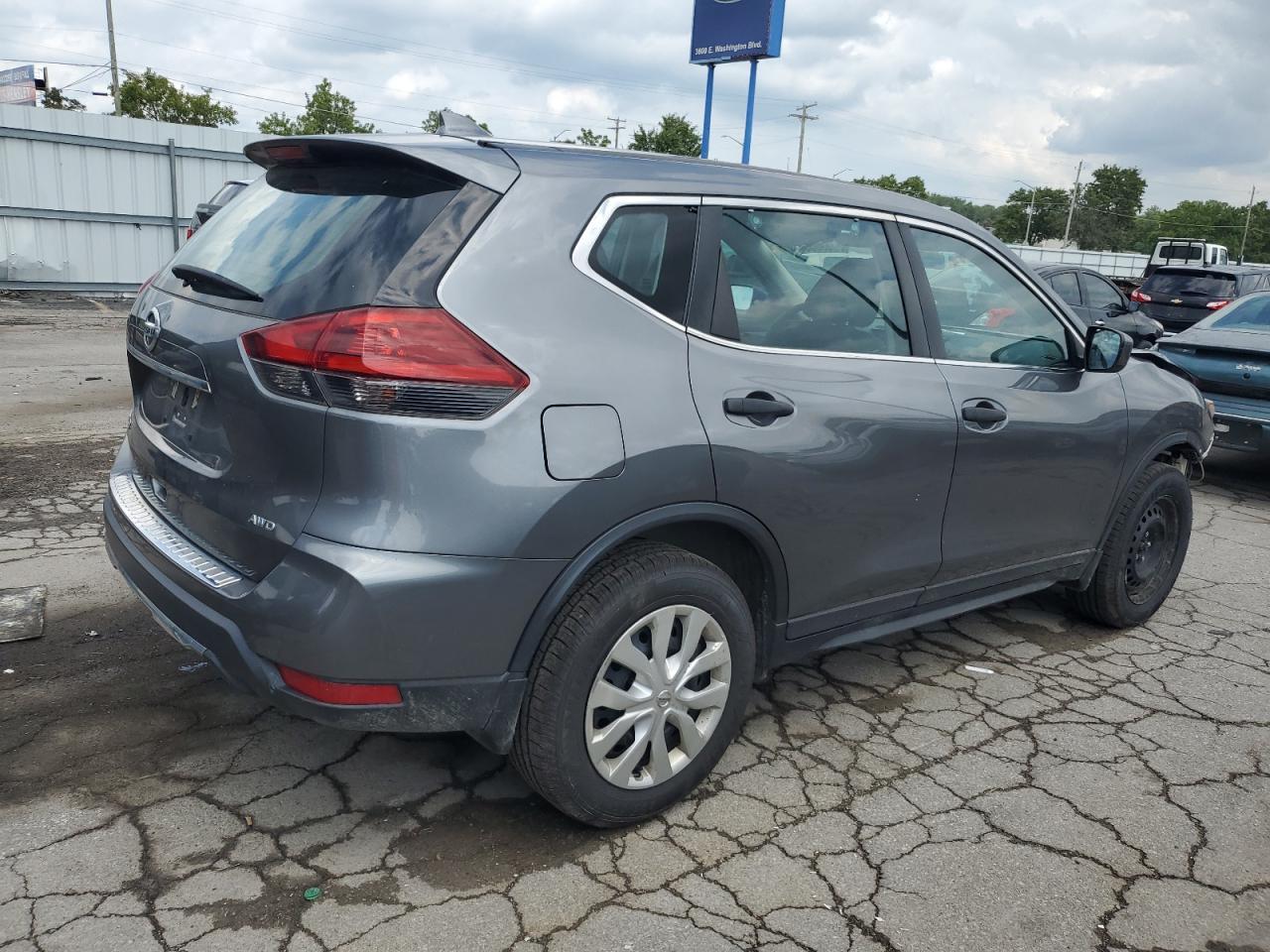 2018 Nissan Rogue S - Image 3