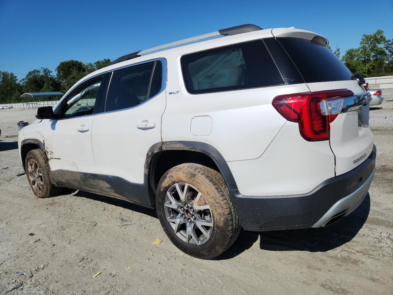 2020 GMC Acadia Slt - Image 2