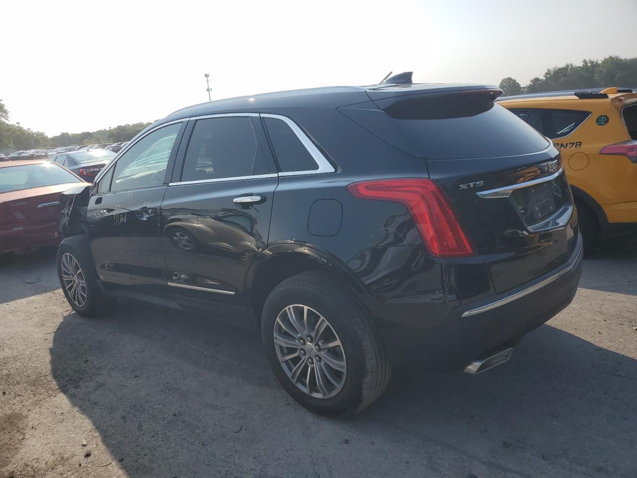 2019 Cadillac Xt5 Luxury - Image 2