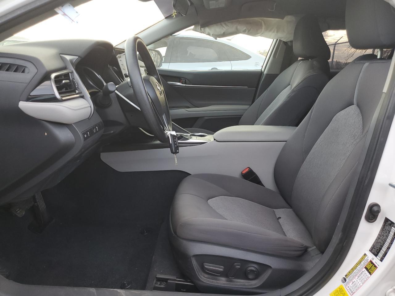 2024 Toyota Camry Le - Фото 7