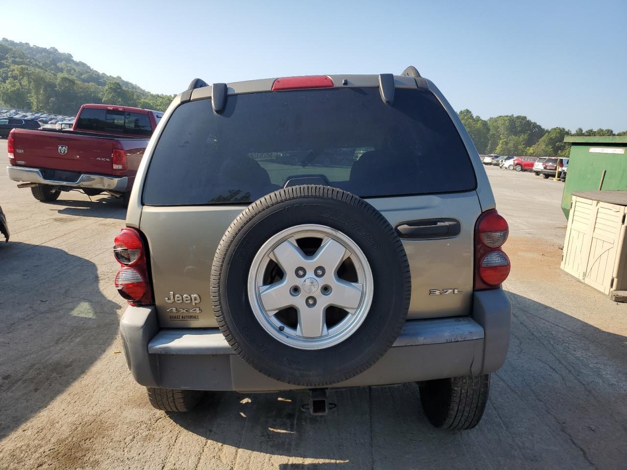 2005 Jeep Liberty Sport - Image 6