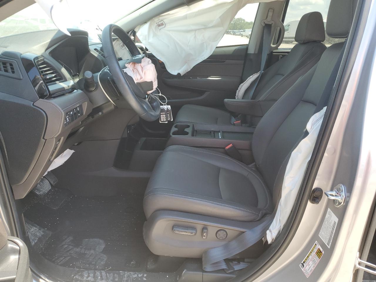 2024 Honda Odyssey Touring - Image 7