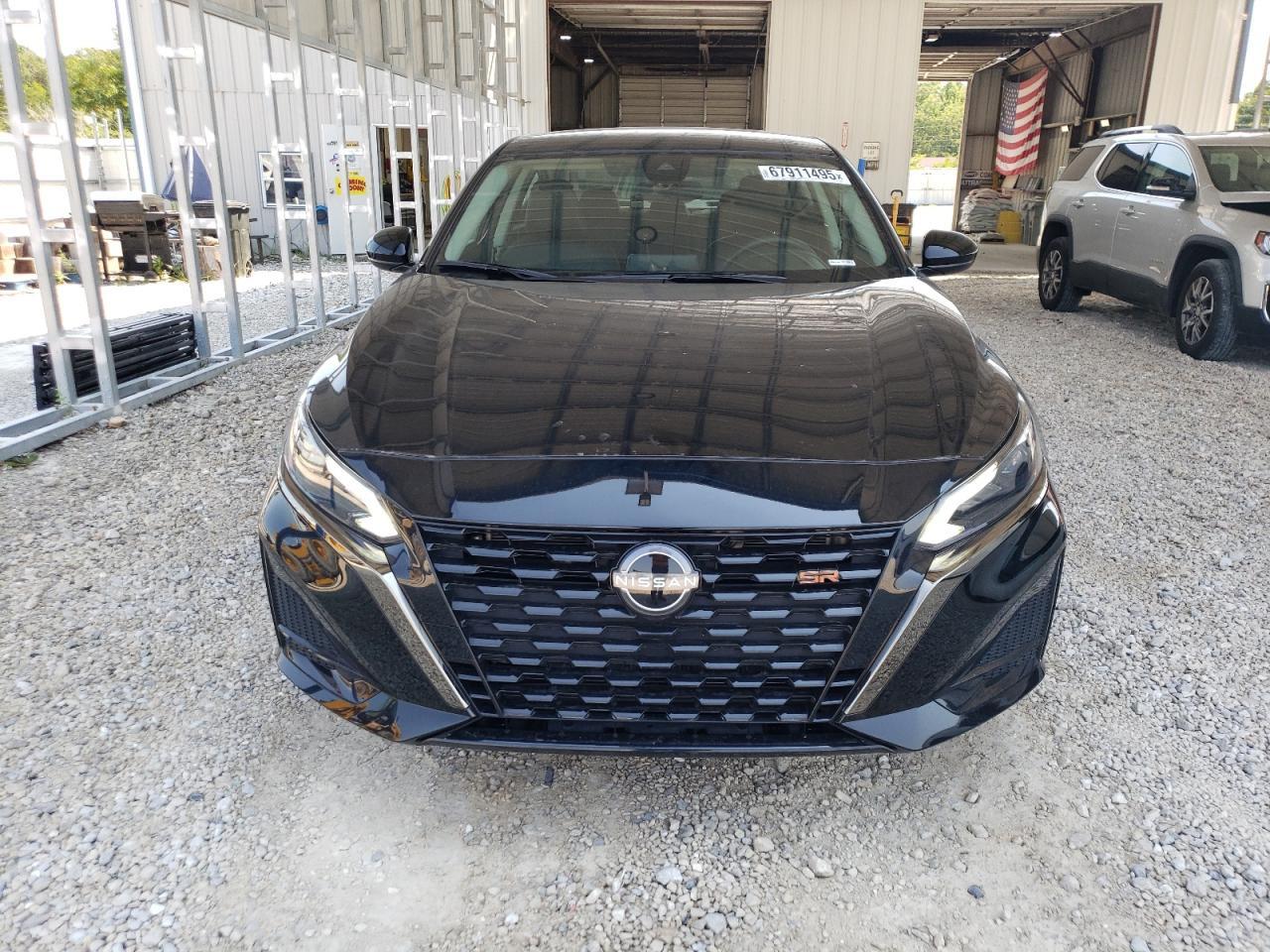 2024 Nissan Altima Sr - Image 5