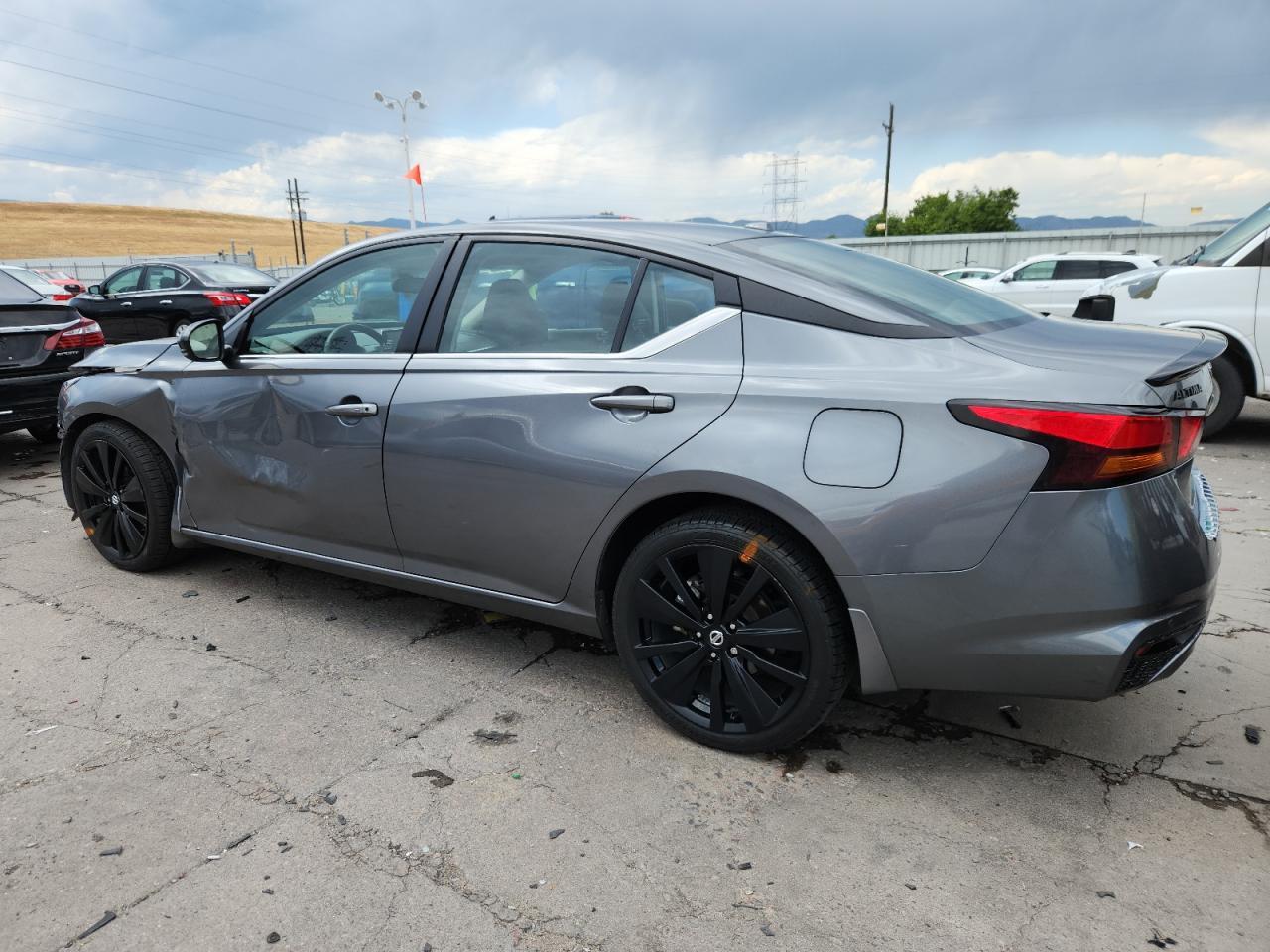 2022 Nissan Altima Sr - Фото 2