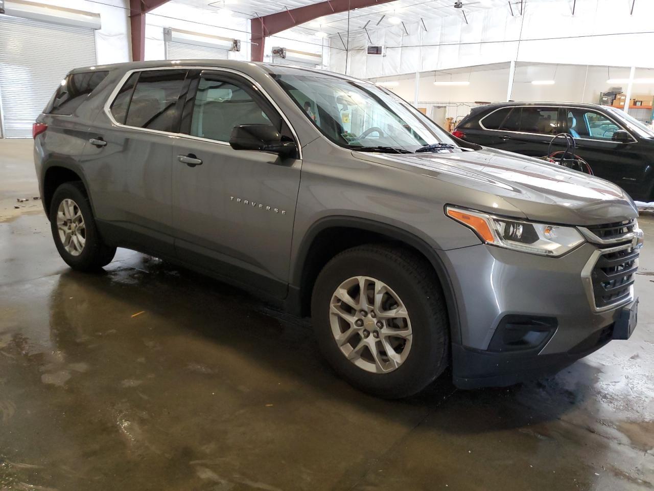 2020 Chevrolet Traverse Ls - Фото 4
